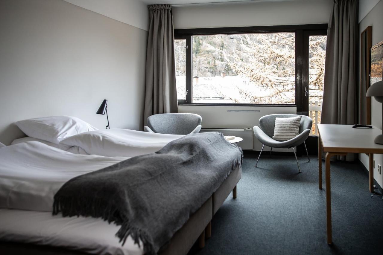 Lindstrom Hotel Lærdalsøyri Exteriér fotografie